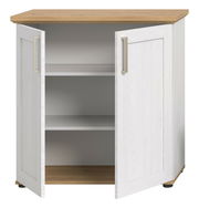 Weißes Highboard mit Holztop, zwei offenen Türen und zwei Regalböden, frontale Ansicht