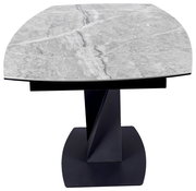 Moderner Esstisch mit grauer Marmoroptik-Tischplatte und schwarzem, geometrischem Sockel, Frontalansicht