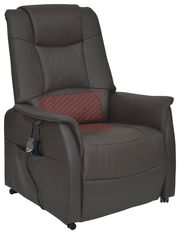 Brauner Fernsehsessel mit Massagefunktion, seitlicher Fernbedienung und Rollen, Vorderansicht.