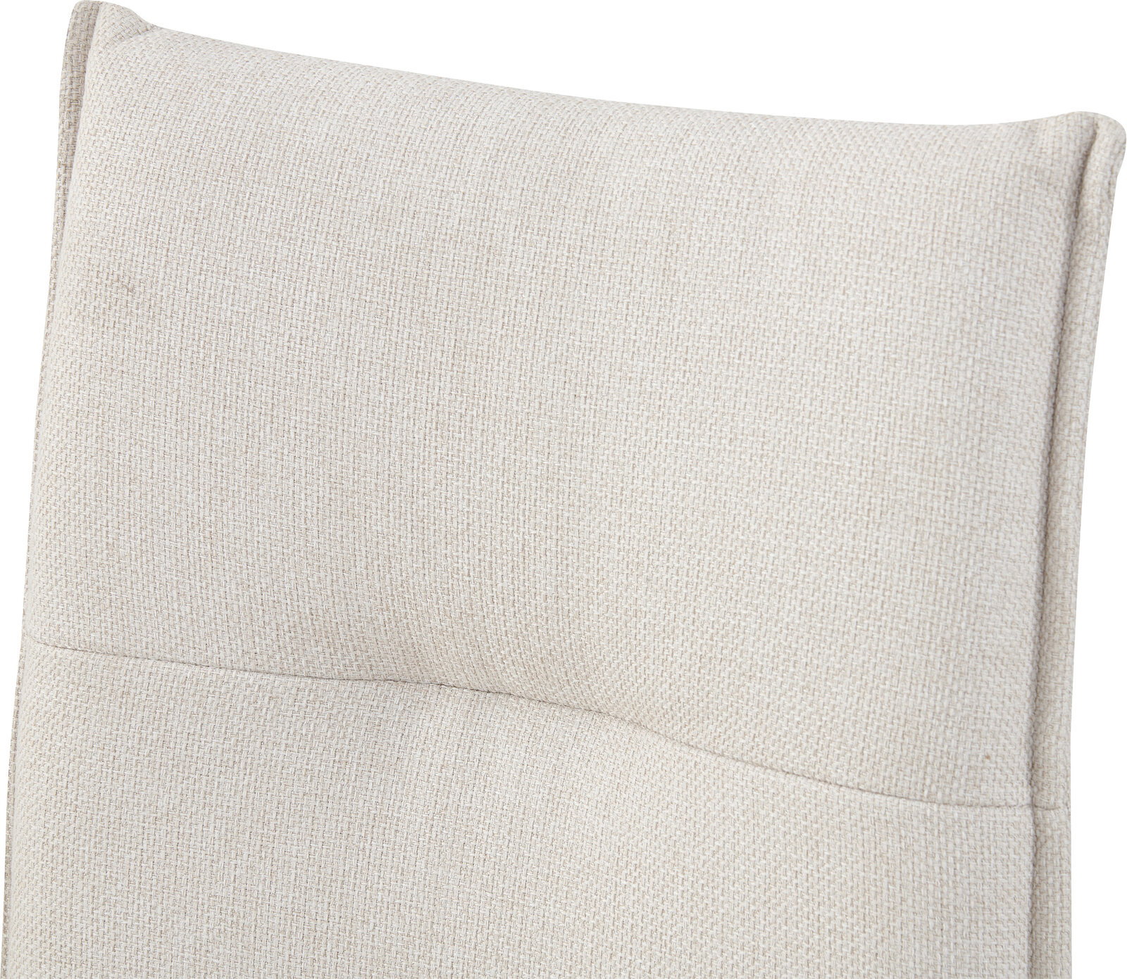 Beiger, gepolsterter Stoffbezug mit feiner Webstruktur und Nahtdetail, Nahaufnahme in frontaler Ansicht leicht von oben