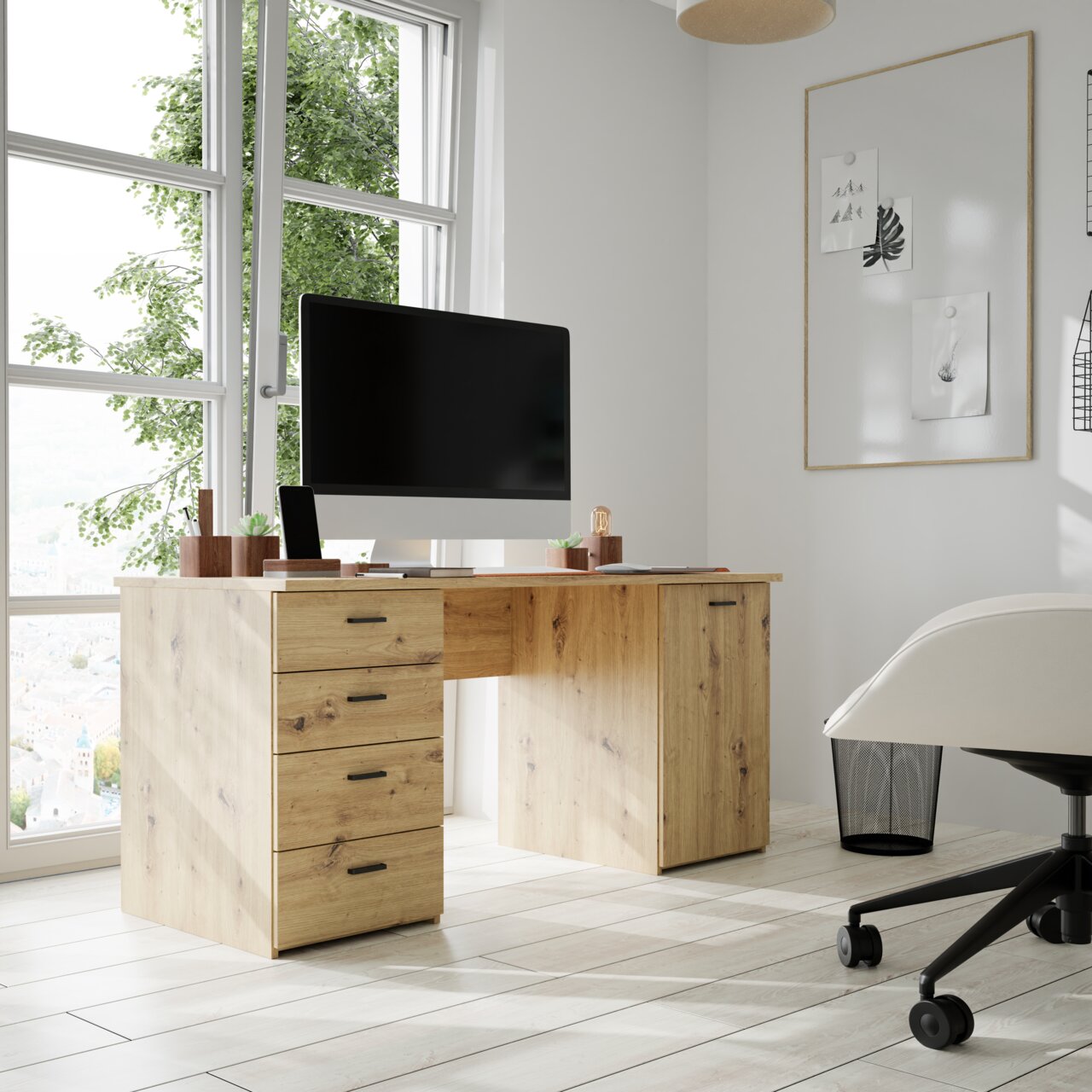 Moderner Schreibtisch aus Holz mit Schubladen, seitliche Perspektive, in einem hellen Raum mit großem Fenster und minimalistischer Dekoration.
