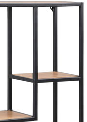 Modernes Wandregal mit schwarzem Metallrahmen und Holzböden, seitliche Perspektive