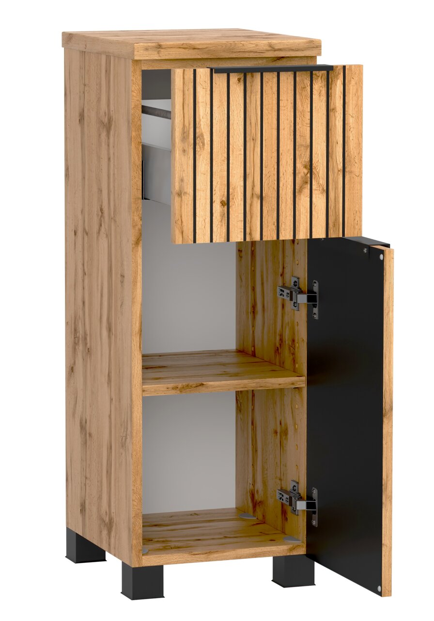Unterschrank aus Holz mit zwei offenen Türen, eine aus Holz und eine aus schwarzem Material, mit zwei Regalböden, perspektivisch von vorne links betrachtet.