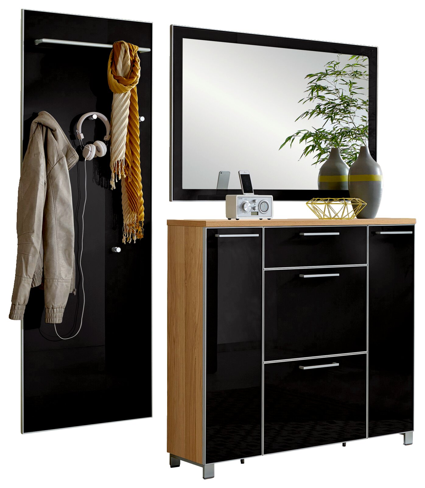 Garderoben-Set 3-tlg. mit schwarzem Hochglanz-Finish, bestehend aus einem Wandpaneel mit Haken und Ablage, einem großen Spiegel und einem Sideboard mit Schubladen und Türen, seitliche Perspektive