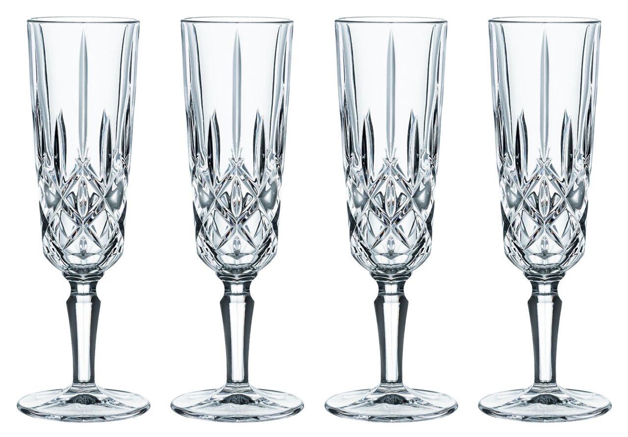 Vier elegante Champagnergläser Noblesse mit facettiertem Design, frontal abgebildet.