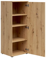 Holzkommode mit geöffneter Tür und vier Regalböden, Perspektive von vorne links