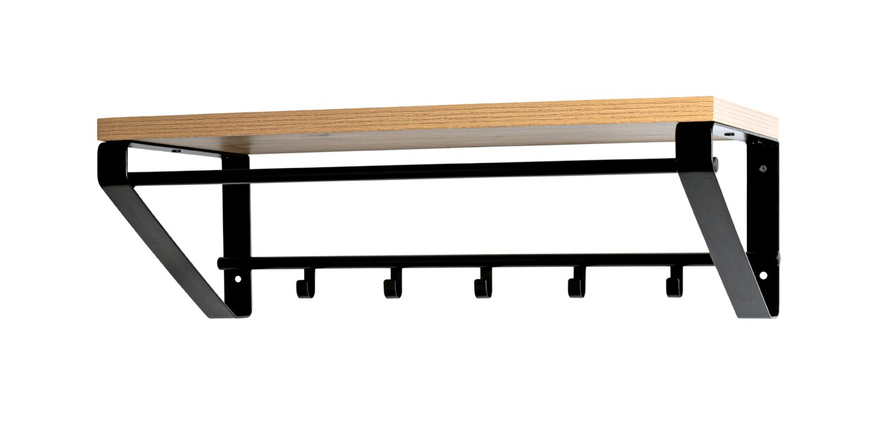 Wandgarderobe mit Holzablage und schwarzem Metallrahmen, darunter Stange und fünf Haken, Frontansicht leicht von oben