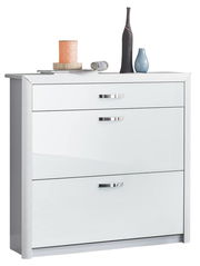 Moderner weißer Schuhschrank mit drei Schubladen, dekoriert mit Vasen und einer Kerze, seitliche Perspektive