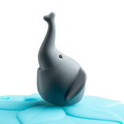 Grauer Elefant auf blauem Hintergrund, seitliche Perspektive