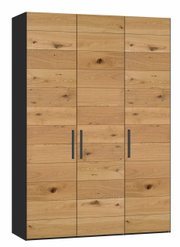 Drehtürenschrank mit drei Türen in Holzoptik, frontale Perspektive