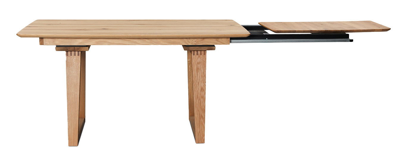Esstisch aus Holz mit ausziehbarer Tischplatte, seitliche Perspektive
