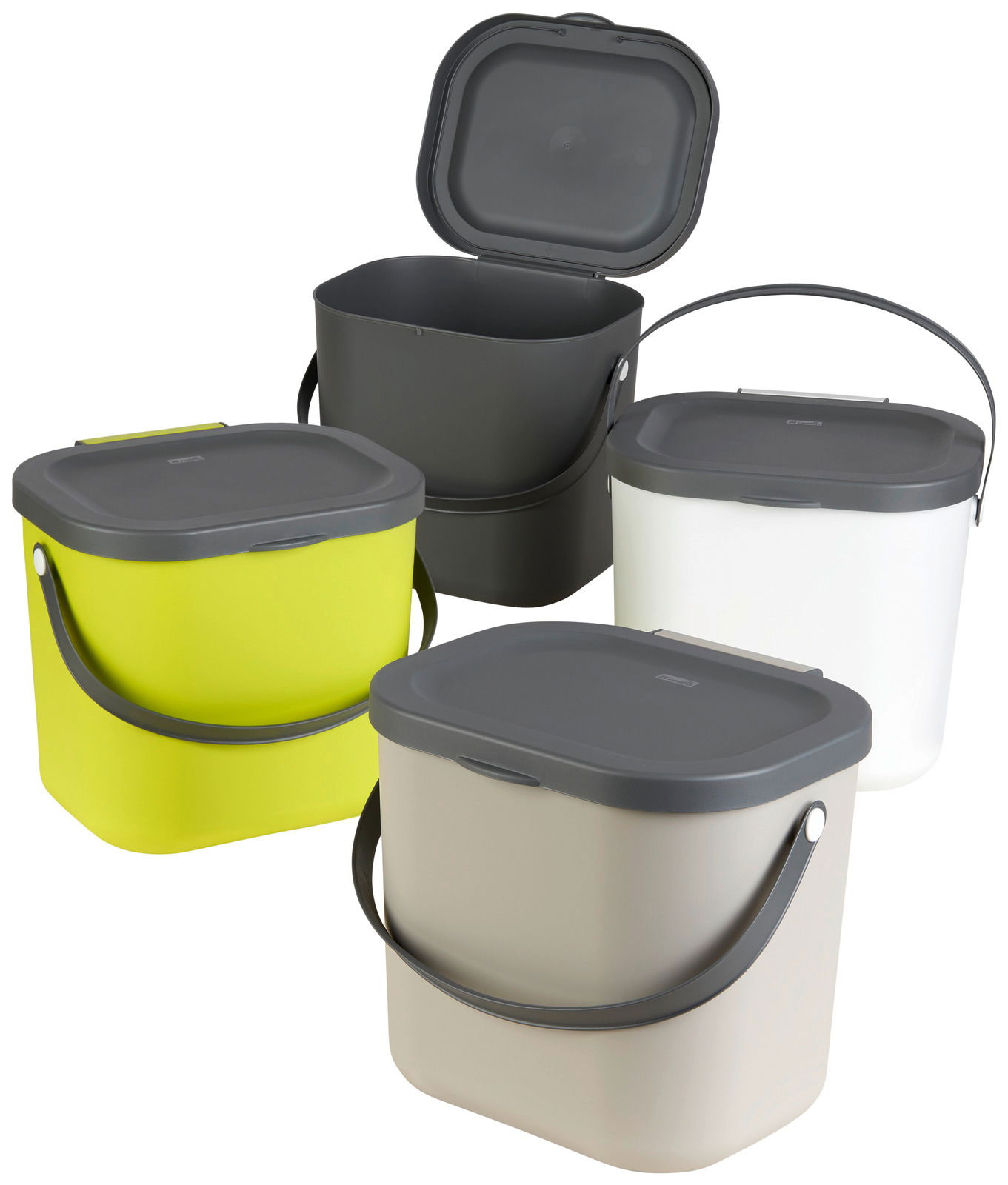 Vier Recycling-Müllsysteme in verschiedenen Farben, perspektivisch von vorne und leicht von oben fotografiert. Ein Behälter ist geöffnet, die anderen sind geschlossen.