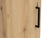 Nahaufnahme eines Mehrzweckschranks mit Holzmaserung und schwarzem Griff, seitliche Perspektive