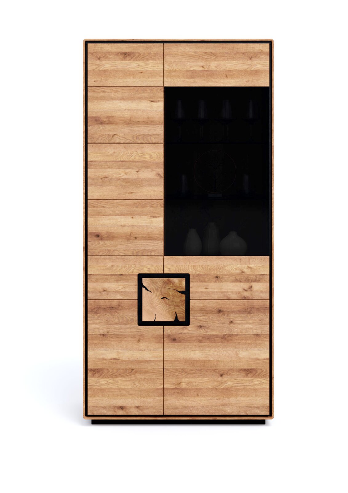 Hoher Holzschrank/Vitrine in Eichenoptik mit schwarzer Glastür und quadratischem Griffdetail, frontal von vorne fotografiert