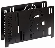 Schwarzer Zeitungsständer aus Metall mit ausgeschnittenem Design einer stilisierten Frau und dem Wort 'MAGAZINE', seitliche Perspektive.