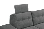 Graues Sofa mit verstellbarer Kopfstütze, seitliche Perspektive