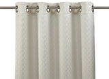 Ösenvorhang in natürlichem Farbton mit dezentem Muster, frontal aufgenommen.