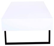 Moderner weißer Couchtisch mit rechteckiger Form und schwarzem Metallgestell, Frontalansicht.