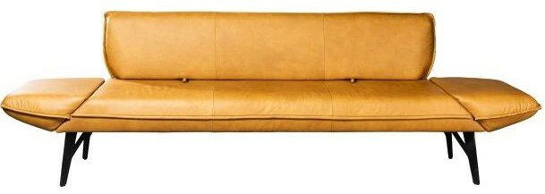 Modernes, senfgelbes Ledersofa mit schwarzen Beinen, frontal betrachtet.