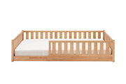Holzbodenbett mit Gitterseiten, Vorderansicht