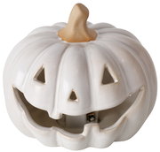 Weiße Keramik-Kürbisdekoration mit geschnitztem Gesicht, Frontalansicht