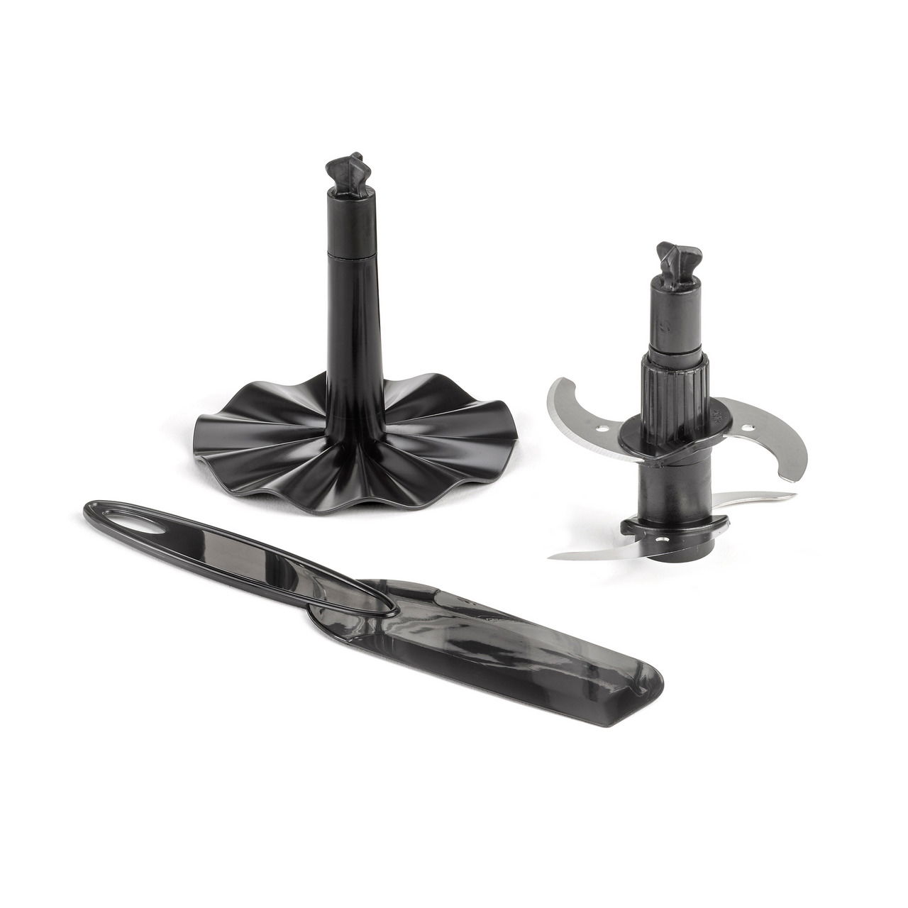 Verschiedene Aufsätze eines Akku-Multizerkleinerers aus schwarzem Material, aus der Vogelperspektive fotografiert.