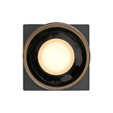 Moderne Deckenleuchte RIKA in quadratischer Form, von oben betrachtet, mit einem zentralen, leuchtenden Kreis.