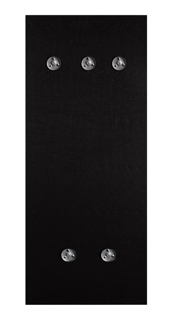 Schwarze Wandgarderobe mit sechs silbernen Haken, frontal abgebildet.