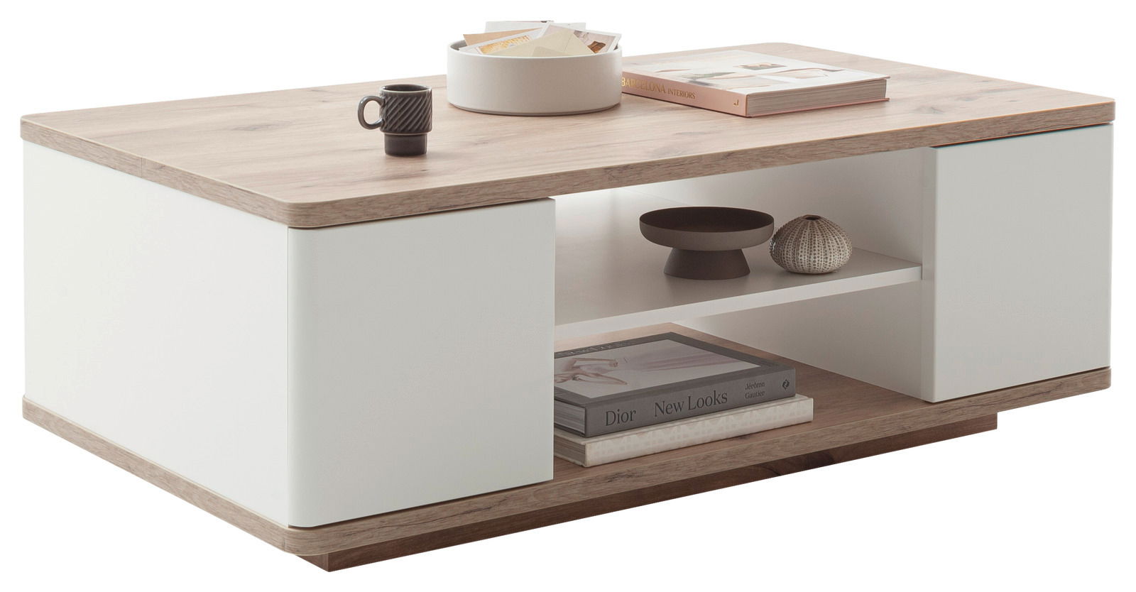 Moderner Couchtisch mit Holzoberfläche und weißen Seiten, dekoriert mit Büchern und Accessoires, seitliche Perspektive