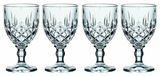 Vier elegante Likörkelche aus Kristallglas mit detailliertem Schliff, frontal abgebildet.