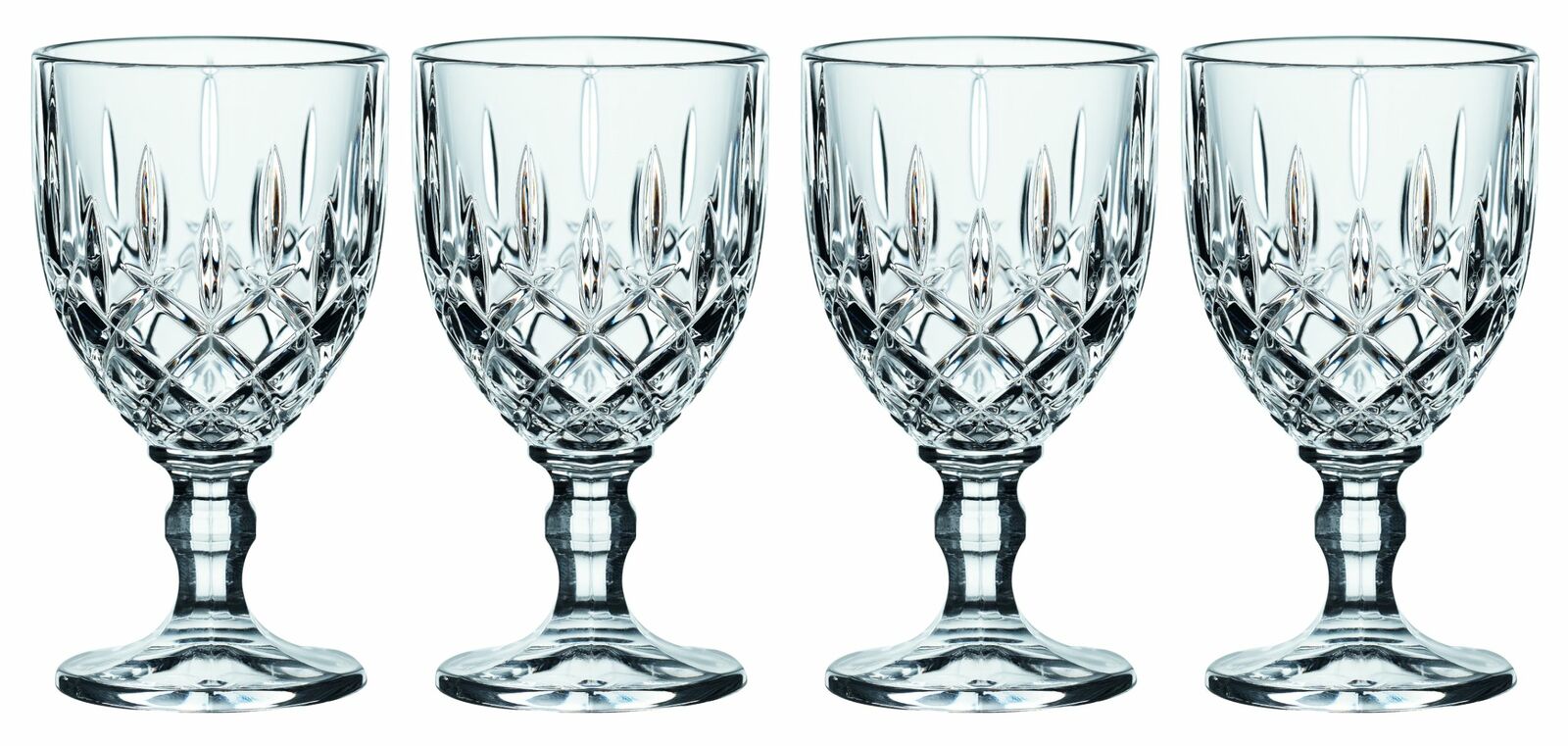 Vier elegante Likörkelche aus Kristallglas mit detailliertem Schliff, frontal abgebildet.