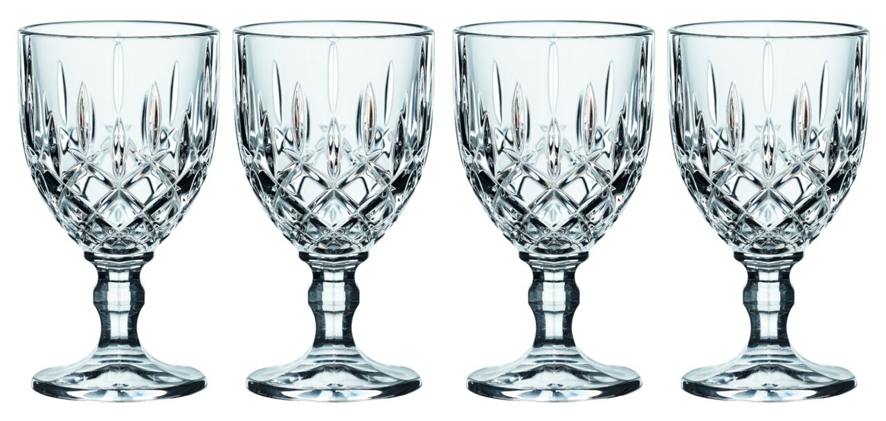 Vier elegante Likörkelche aus Kristallglas mit detailliertem Schliff, frontal abgebildet.