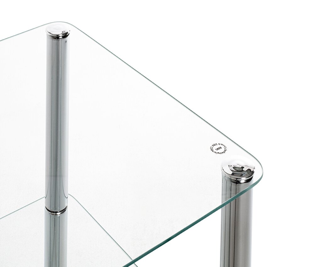 Schlichter Beistelltisch mit transparenter Glasplatte und verchromten Metallbeinen, Detailansicht von oben in schräger Perspektive.