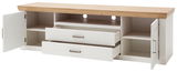 TV-Lowboard aus Holz mit zwei offenen Schubladen und zwei offenen Türen, Ansicht von vorne