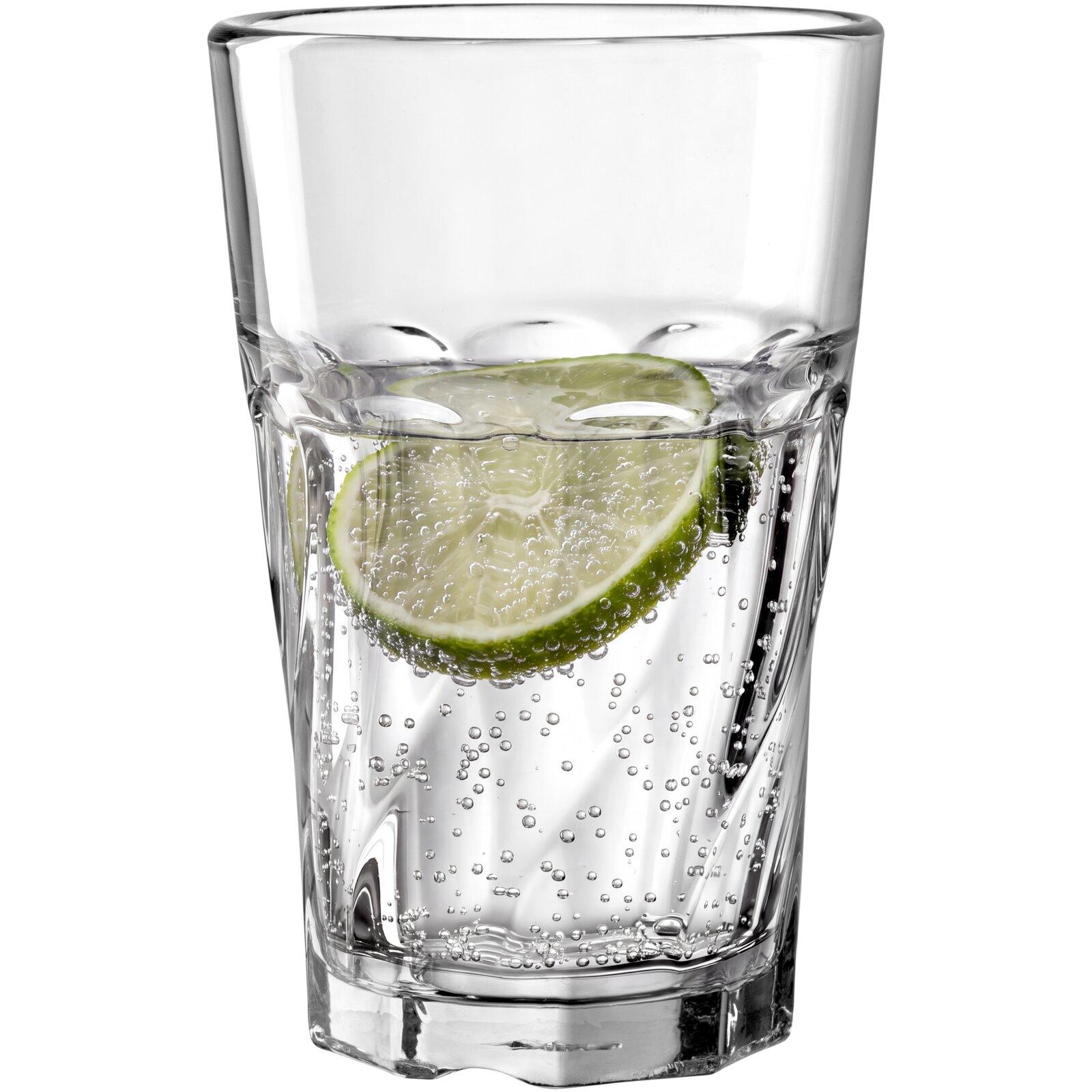 Transparant hoog glas met bruisend water en een schijfje limoen, productfoto in vooraanzicht op witte achtergrond