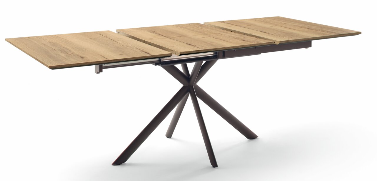 Moderne eettafel met uitschuifbaar houten blad en metalen onderstel, zijaanzicht