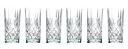 Sechs elegante Longdrinkgläser der Serie Melodia mit Kristallschliff, frontal nebeneinander aufgereiht.