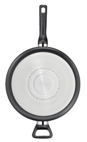 Schmorpfanne Titanium 28 cm, Ansicht von unten mit Induktionsboden und zwei Griffen.