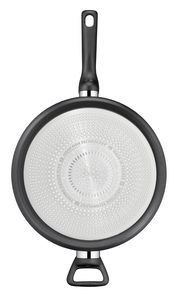 Schmorpfanne Titanium 28 cm, Ansicht von unten mit Induktionsboden und zwei Griffen.