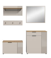 Garderobenkombination bestehend aus einem Spiegel, einer Wandgarderobe mit Haken, einem Regal mit Kleiderstange und zwei Schränken mit Holzoberfläche und modernen, gerillten Akzenten. Frontalansicht.