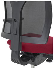 Rückansicht eines Drehstuhls mit schwarzer Netzrückenlehne und rotem Sitzpolster