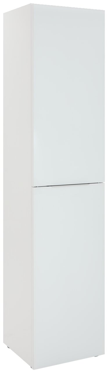 Voleo Mehrzweckschrank schmal MALIN Weißer, schmaler Mehrzweckschrank mit zwei Türen, perspektivisch von vorne links fotografiert.