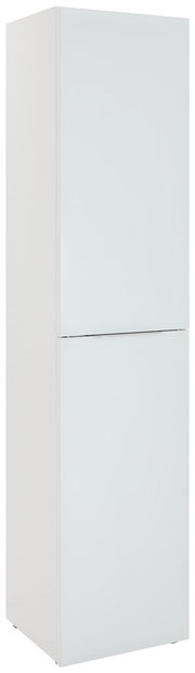 Weißer, schmaler Mehrzweckschrank mit zwei Türen, perspektivisch von vorne links fotografiert.