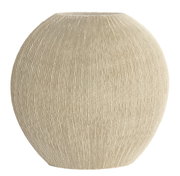 Kugelförmige Vase mit geriffelter Oberfläche, seitliche Perspektive