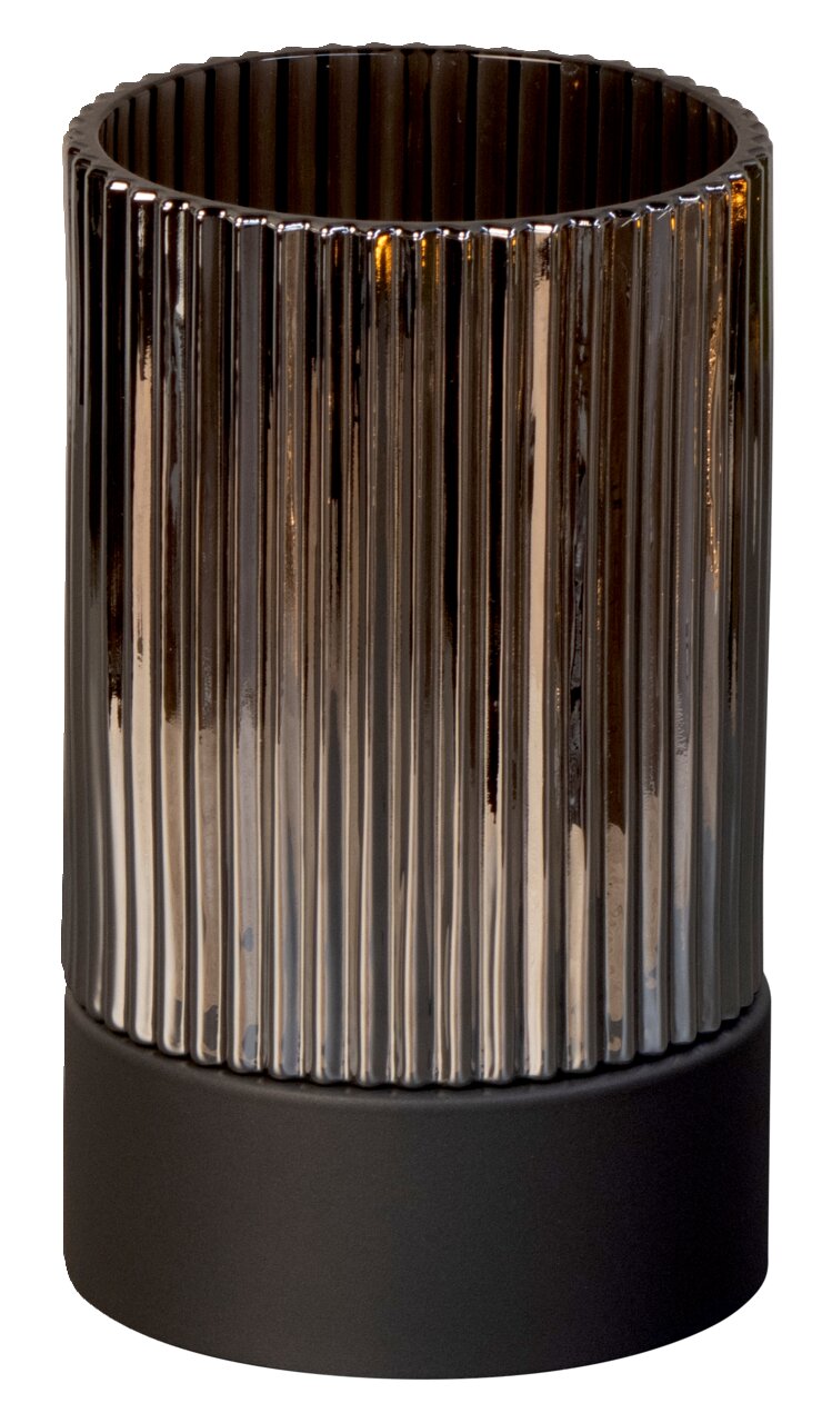 Zylindrisches Akku-Windlicht mit geriffeltem Glas und schwarzem Sockel, seitliche Perspektive