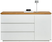 Weißes Sideboard mit drei Schubladen und einer Tür, Holzplatte oben, frontal fotografiert.