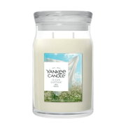 Yankee Candle Clean Cotton Duftkerze mit zwei Dochten im großen Glas mit transparentem Deckel, frontal vor weißem Hintergrund abgebildet