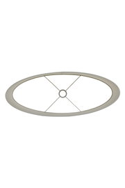 Ovaler, silberfarbener Lampenschirm-Rahmen mit vier Streben und zentraler Ringhalterung, freigestellt auf weißem Hintergrund, Ansicht von oben