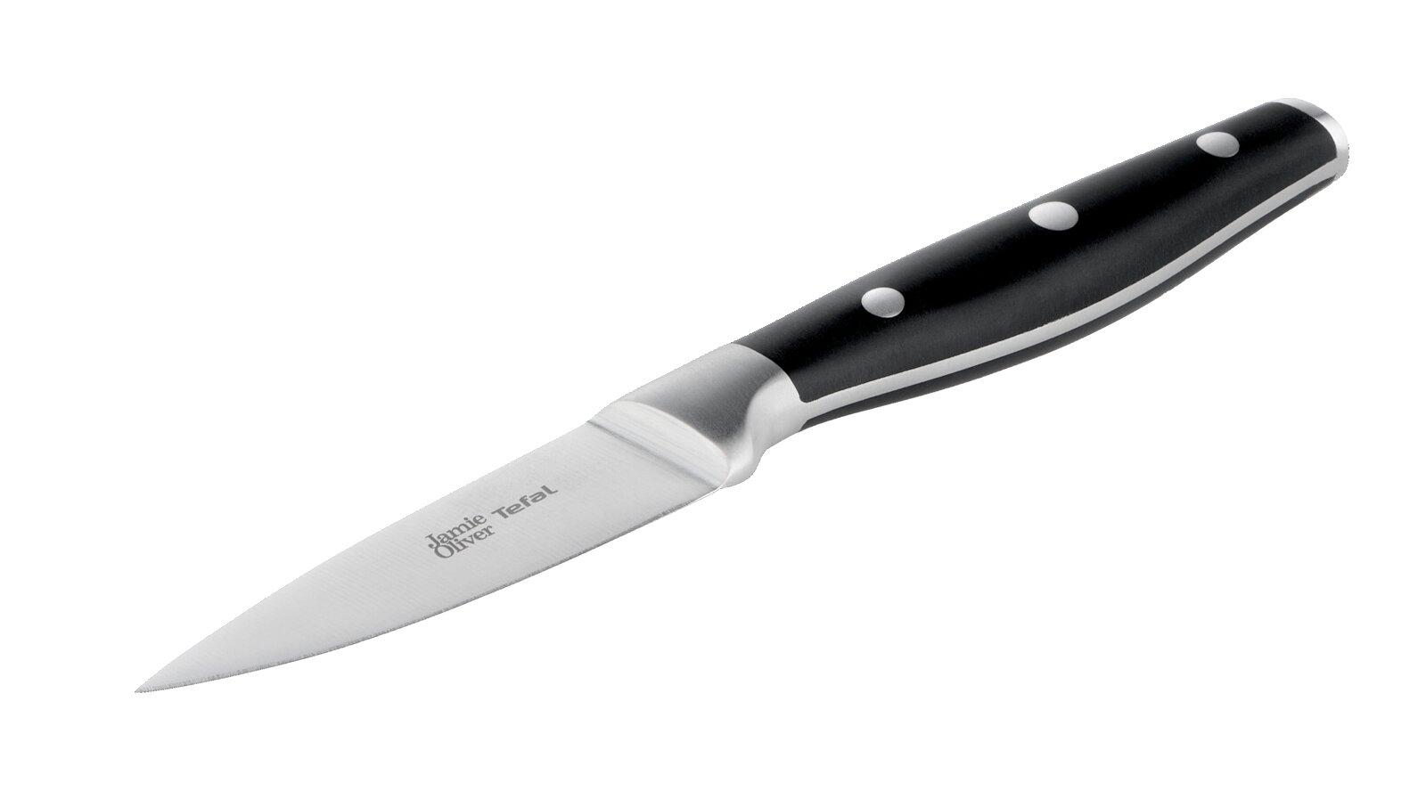 Jamie Oliver Tefal Küchenmesser mit schwarzem, genietetem Griff und Edelstahlklinge, schräg von der Seite in Nahaufnahme auf schwarzem Hintergrund