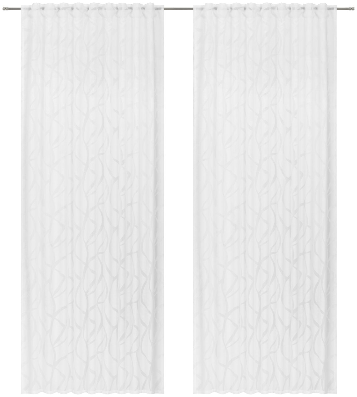 Zwei weiße Fertigvorhänge mit dezentem Muster, frontal betrachtet.